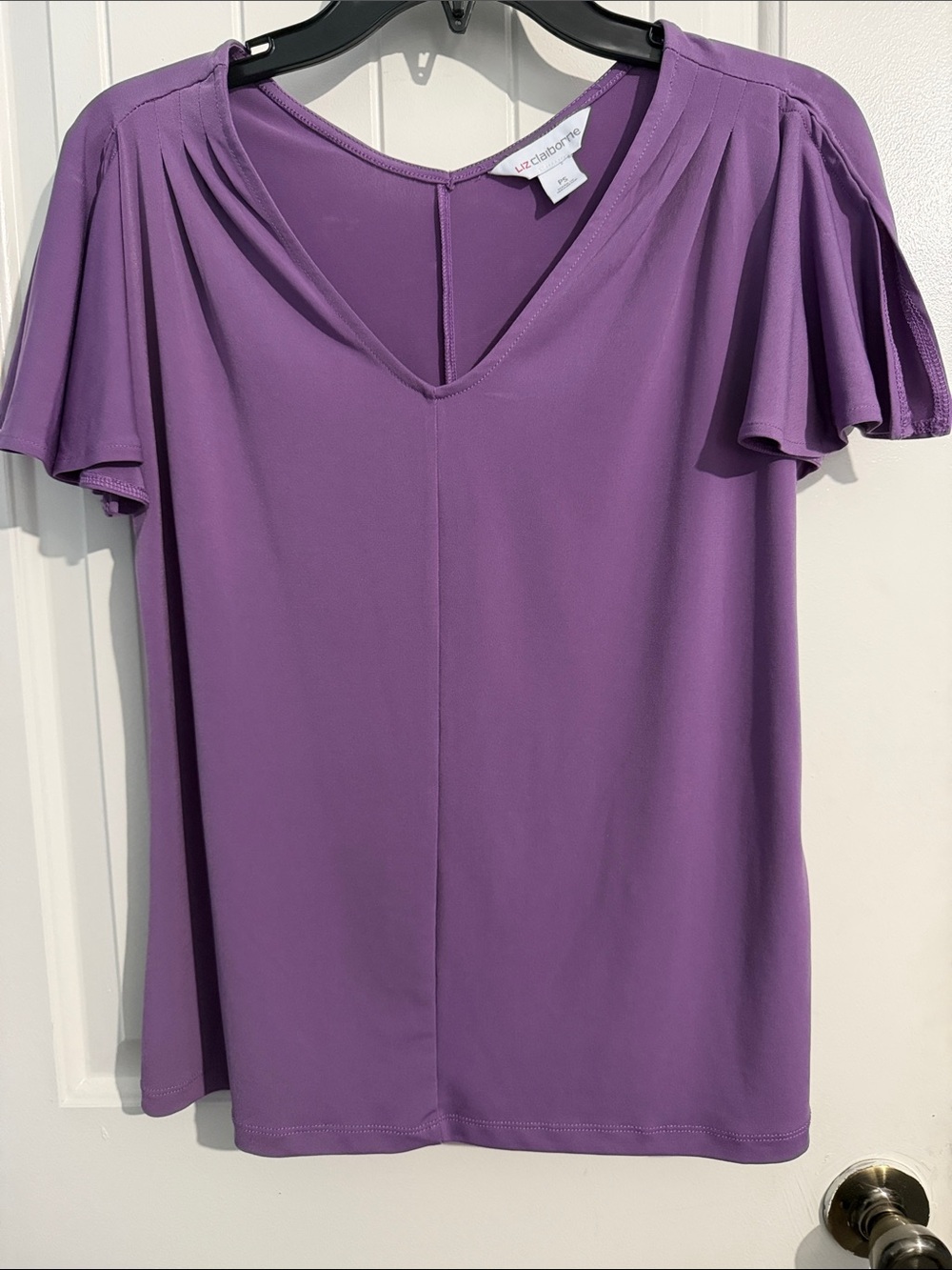 Liz Claiborne Purple V‑Neck Flutter Sleeve Top